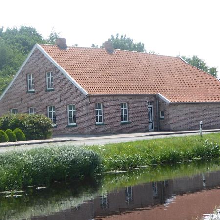 Ferienwohnung Gulf Im Gulfhof Am Kanal Grossefehn Екстер'єр фото